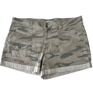 NWOT Time and Tru Women's 14 GREEN CAMO Utility Shorts - 4" Inseam